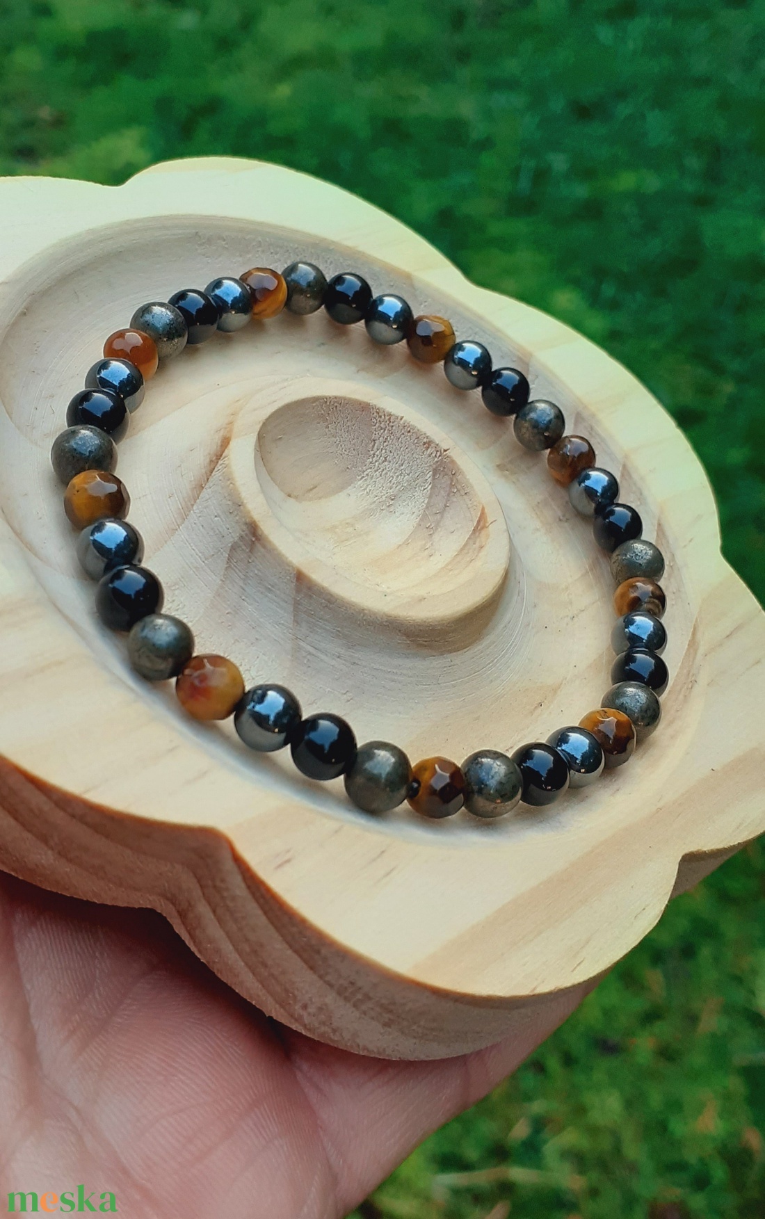 Bőség erejével karkötő pirittel, ónixszal, tigrisszemmel és hematittal, unisex ékszer  - ékszer - karkötő - bogyós karkötő - Meska.hu