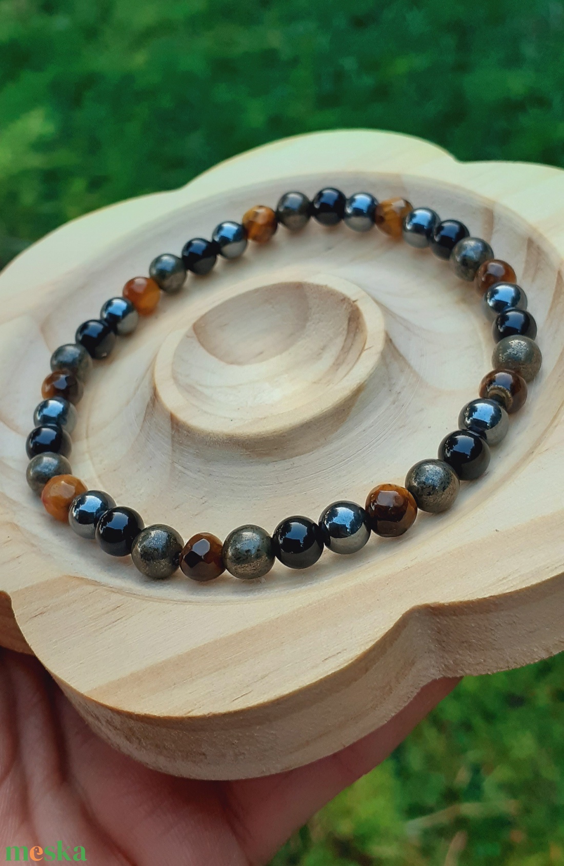 Bőség erejével karkötő pirittel, ónixszal, tigrisszemmel és hematittal, unisex ékszer  - ékszer - karkötő - bogyós karkötő - Meska.hu