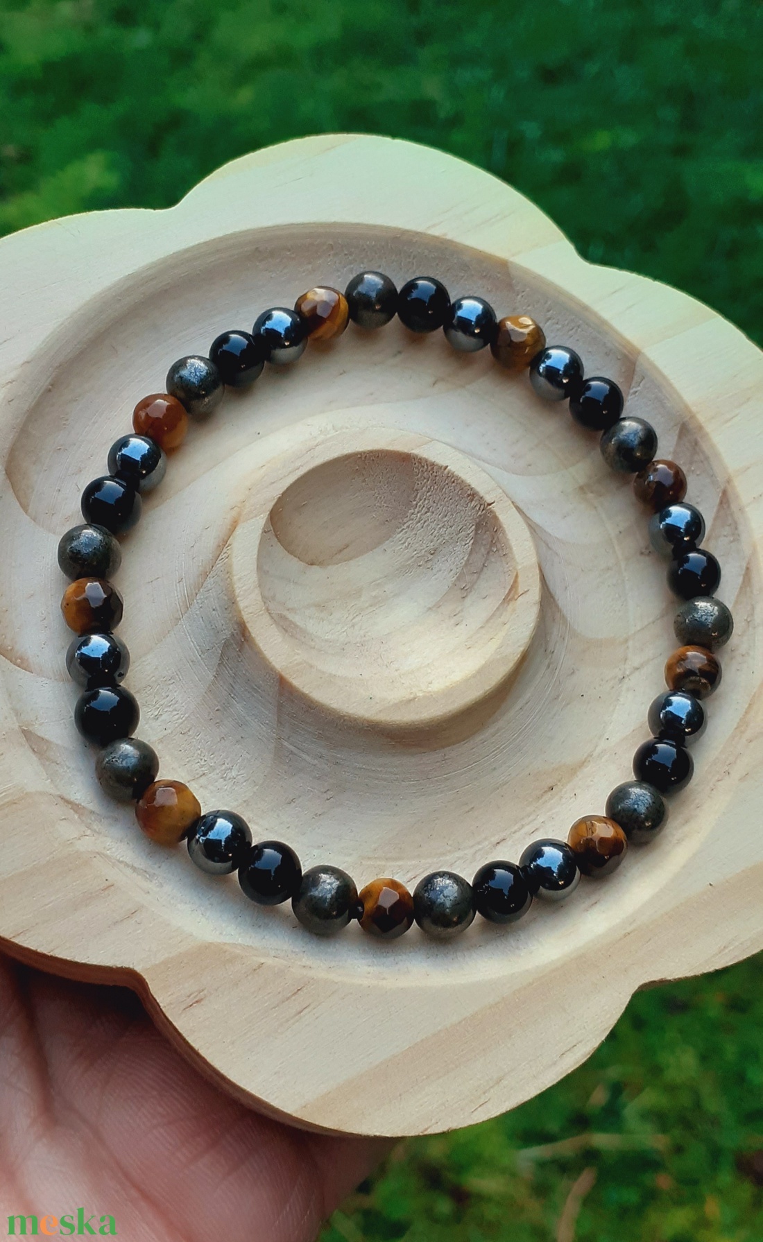 Bőség erejével karkötő pirittel, ónixszal, tigrisszemmel és hematittal, unisex ékszer  - ékszer - karkötő - bogyós karkötő - Meska.hu