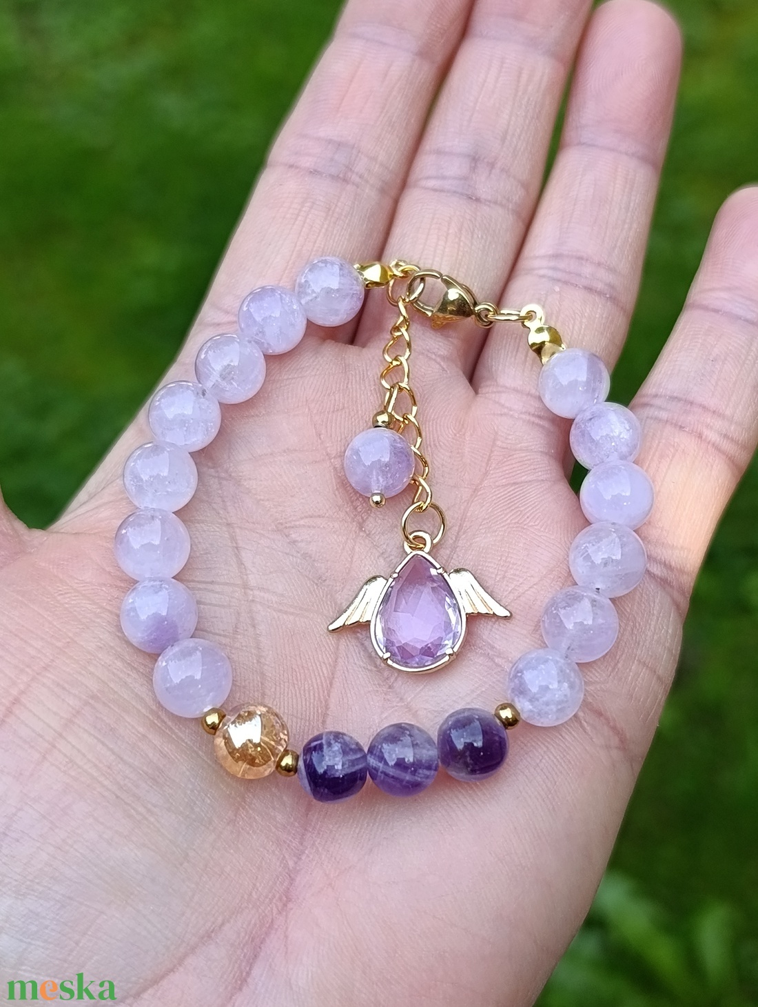 Levendula álom - kapcsos karkötő arany aura kvarccal és ametisztekkel  - ékszer - karkötő - ásványkarkötő - Meska.hu