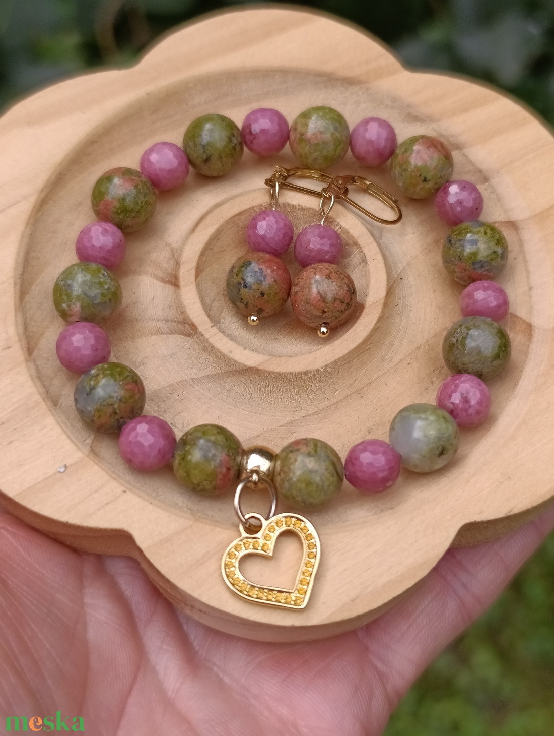 Szívgyógyító ásványkarkötő és fülbevaló unakittal és thulittal  - ékszer - ékszerszett - Meska.hu Szívgyógyító ásványkarkötő és fülbevaló unakittal és thulittal  - ékszer - ékszerszett - Meska.hu