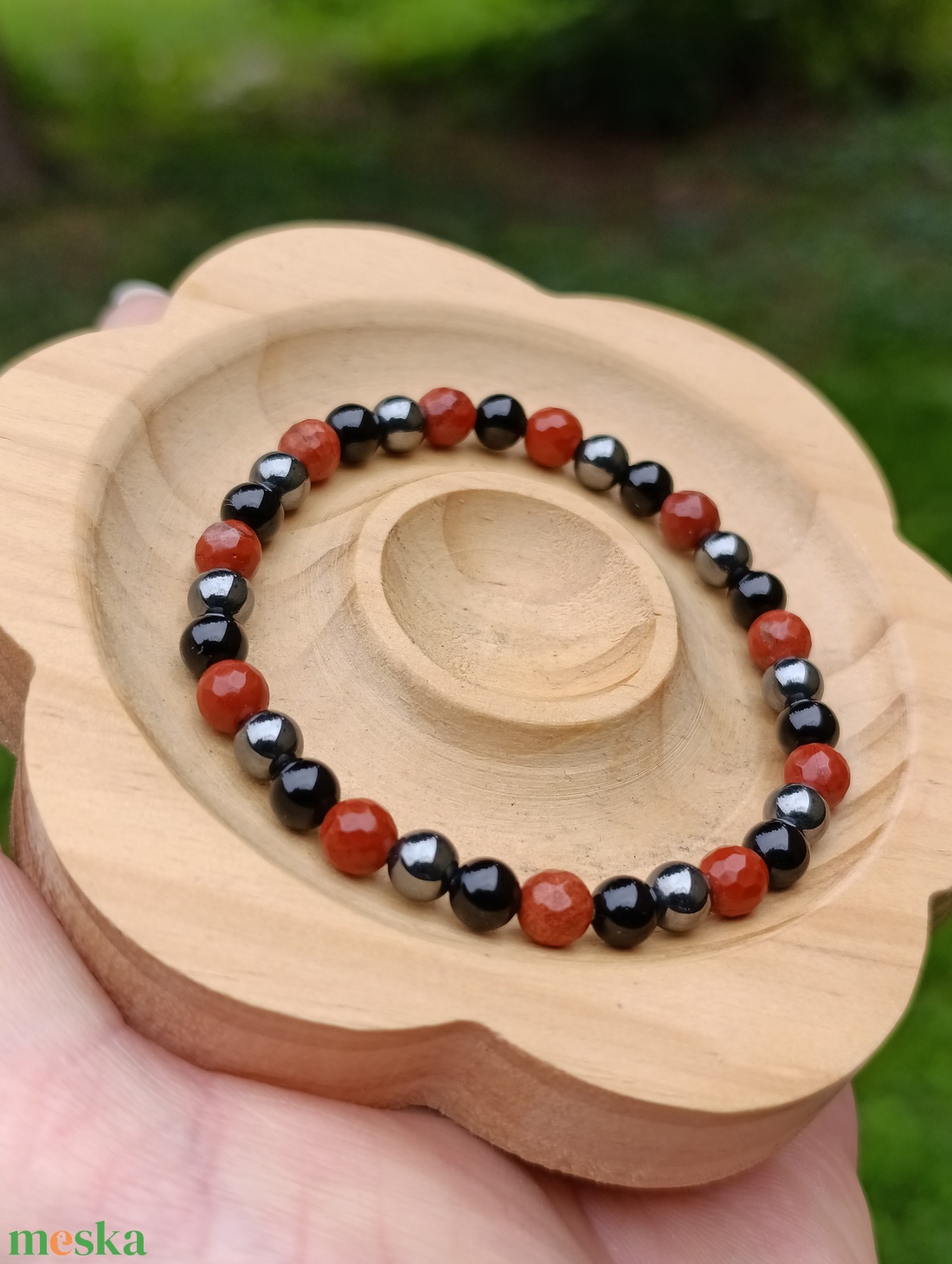 Védelmező vörös jáspis, ónix és hematit ásványkarkötő - ékszer - karkötő - ásványkarkötő - Meska.hu