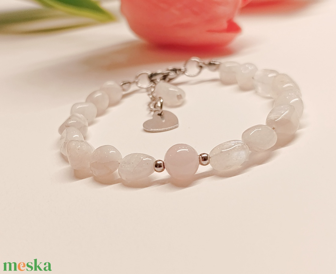 Szivárvány holdkő és madagaszkári rózsakvarc kapcsos női ásványkarkötő - ékszer - karkötő - ásványkarkötő - Meska.hu