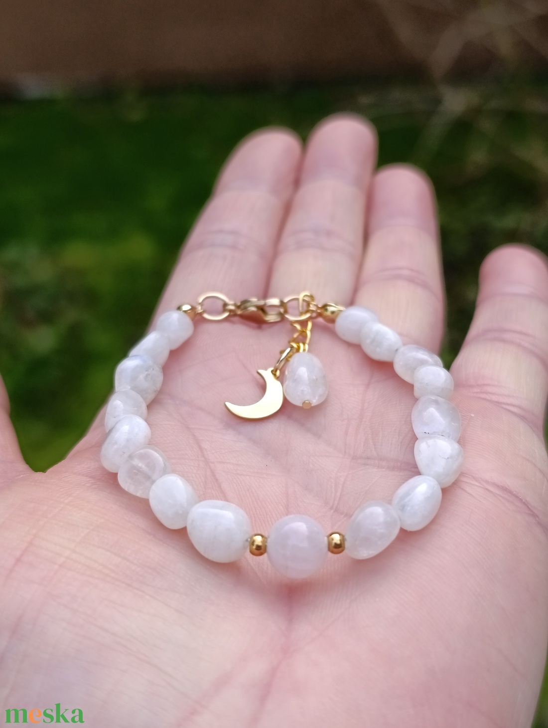 Szivárvány holdkő és madagaszkári rózsakvarc kapcsos női ásványkarkötő Hold medállal - ékszer - karkötő - ásványkarkötő - Meska.hu