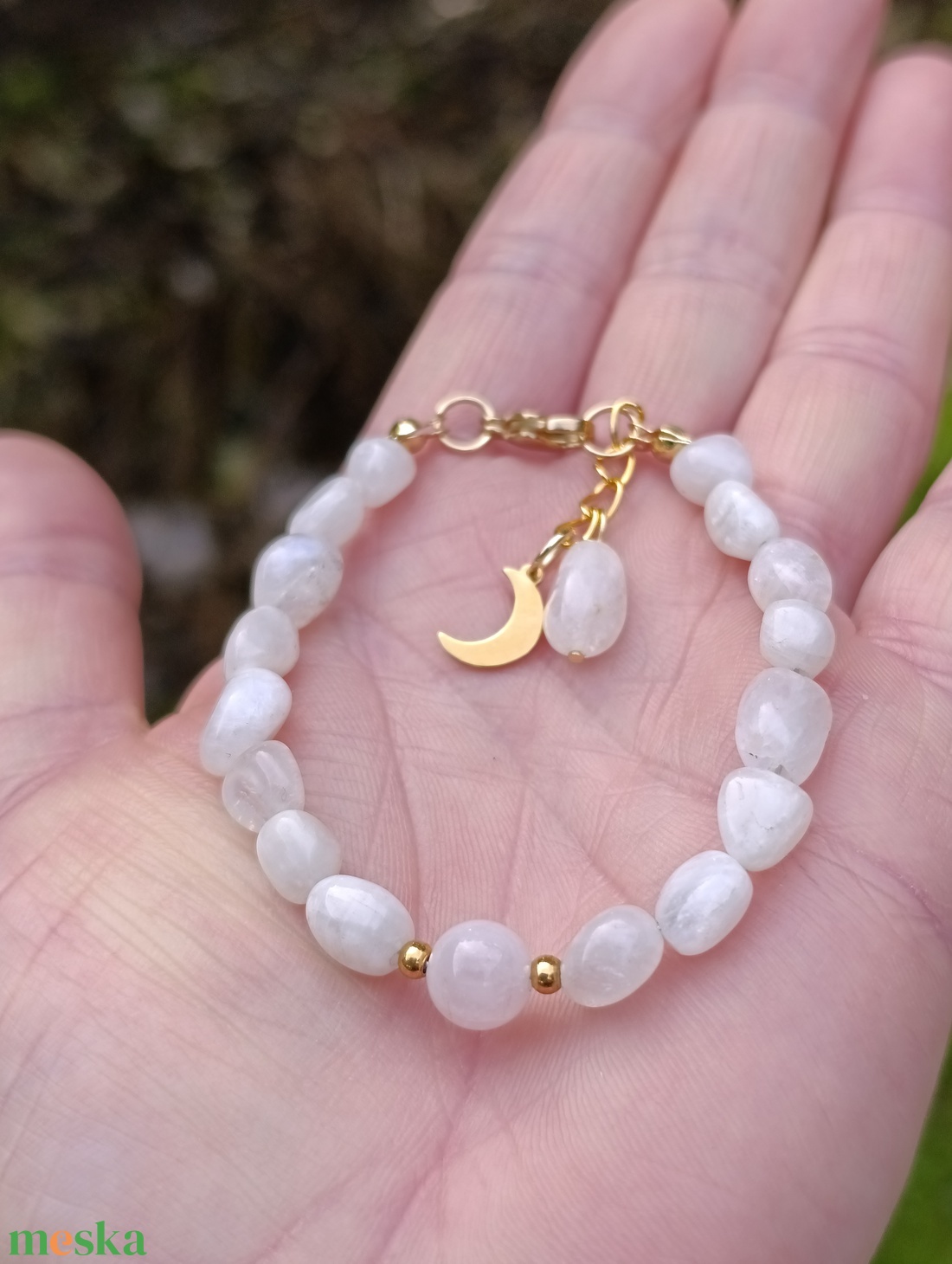 Szivárvány holdkő és madagaszkári rózsakvarc kapcsos női ásványkarkötő Hold medállal - ékszer - karkötő - ásványkarkötő - Meska.hu