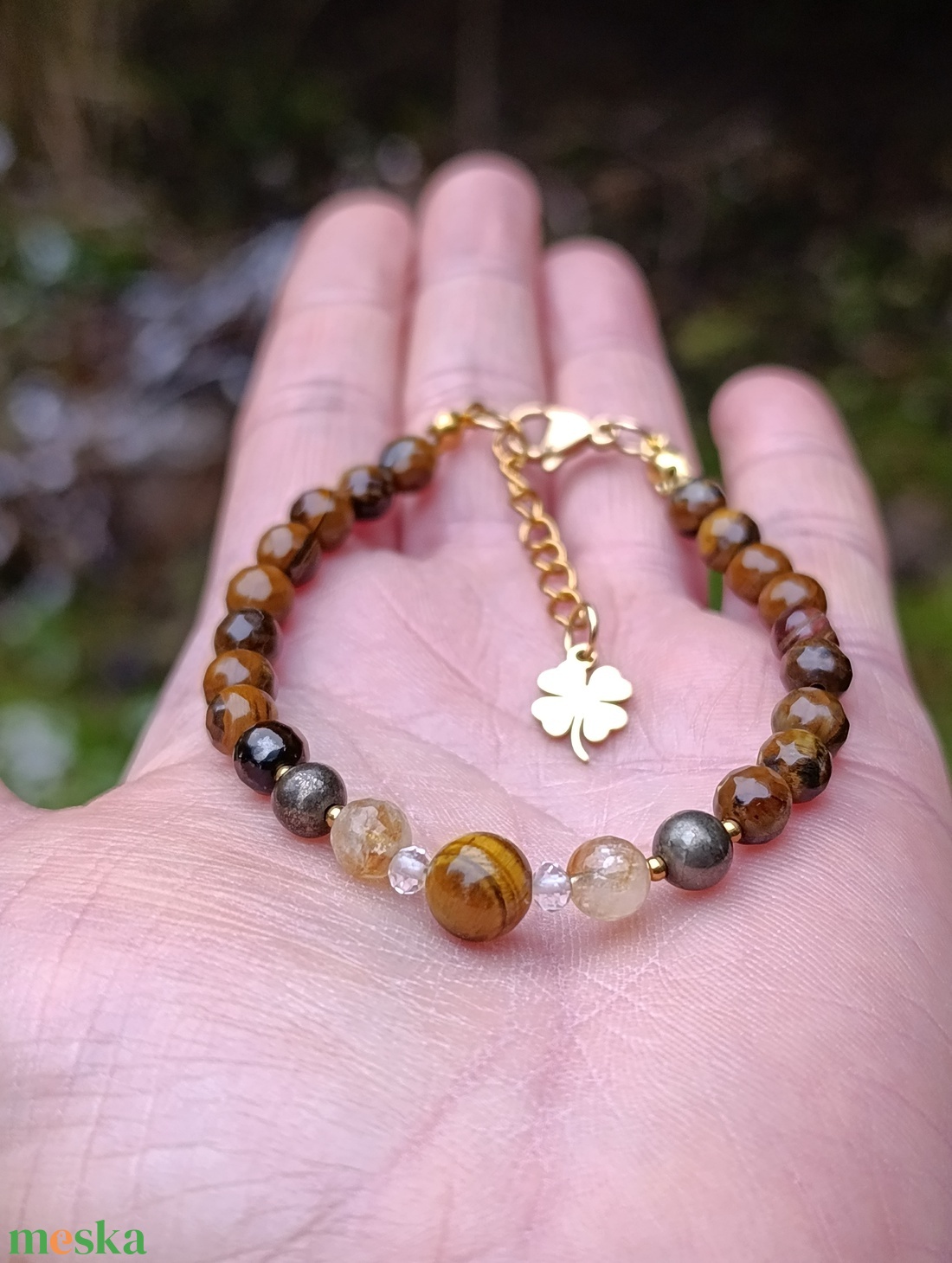 Bőségvonzó ásványkarkötő pirittel, citrinnel, tigrisszemmel és hegyikristályokkal - ékszer - karkötő - ásványkarkötő - Meska.hu