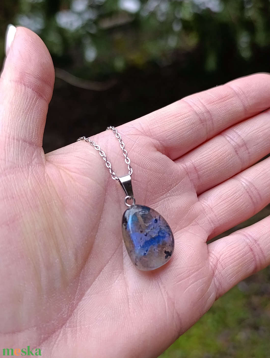 Labradorit medál nemesacél nyakláncon - ékszer - nyaklánc - medálos nyaklánc - Meska.hu