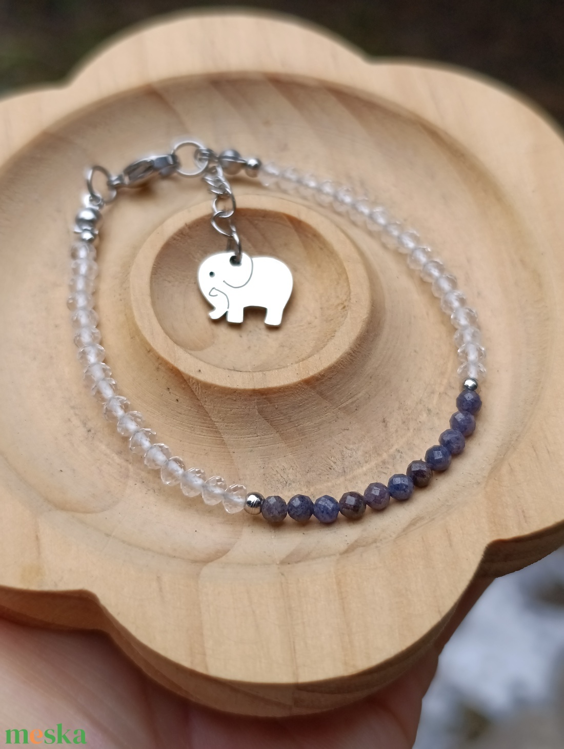 Belső bölcsesség zafírral és hegyikristállyal, elefánt medállal - ékszer - karkötő - ásványkarkötő - Meska.hu