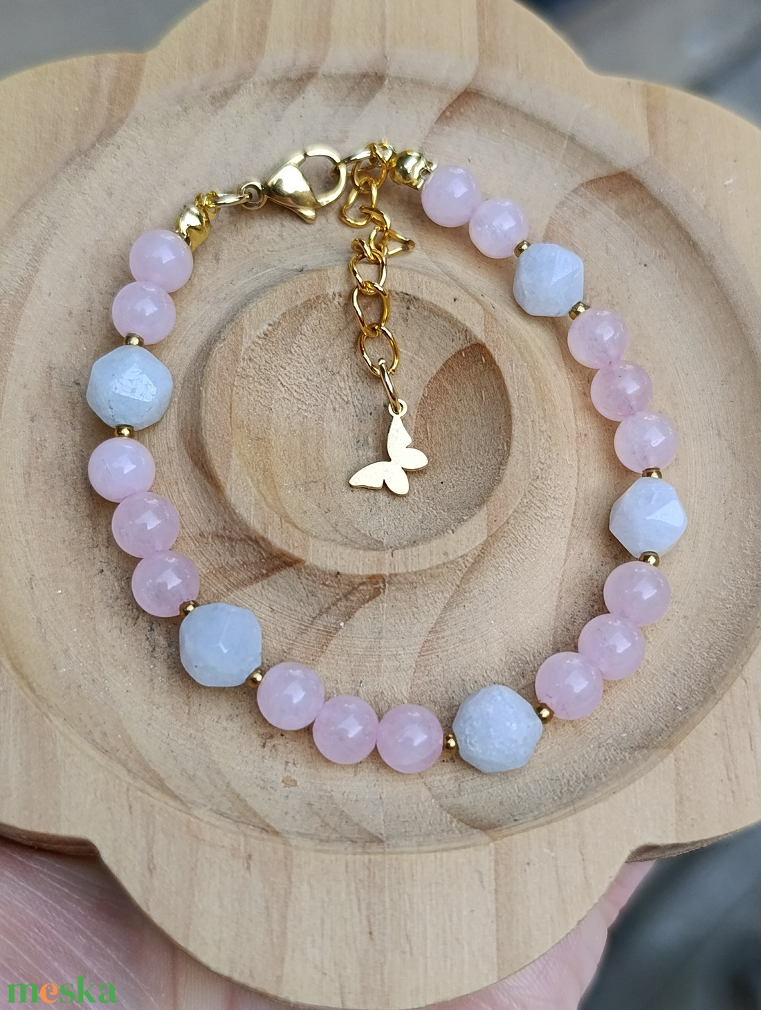 Akvamarin és rózsakvarc - harmónia - nyitottság - kapcsolódás - ékszer - karkötő - ásványkarkötő - Meska.hu