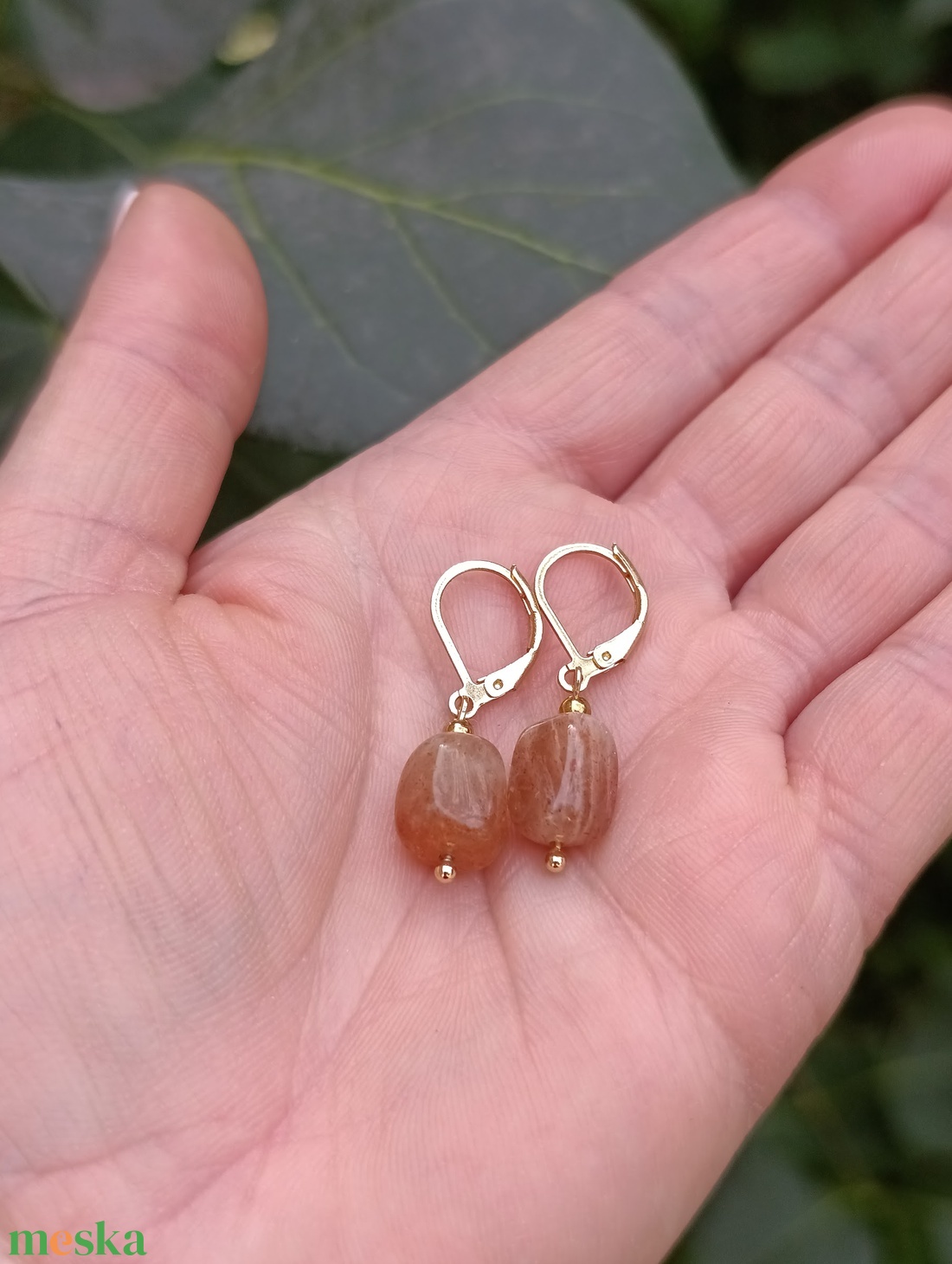 Napkő fülbevaló biztonsági nemesacél kapcson - ékszer - fülbevaló - lógó fülbevaló - Meska.hu