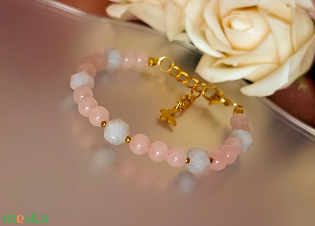 Akvamarin és rózsakvarc - harmónia - nyitottság - kapcsolódás - ékszer - karkötő - ásványkarkötő - Meska.hu