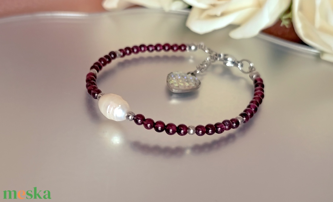 Gránát és édesvízi gyöngy kapcsos ásványkarkötő   - ékszer - karkötő - ásványkarkötő - Meska.hu