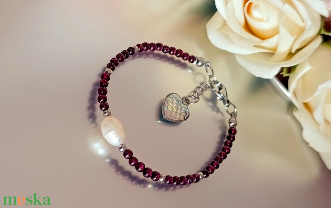 Gránát és édesvízi gyöngy kapcsos ásványkarkötő   - ékszer - karkötő - ásványkarkötő - Meska.hu