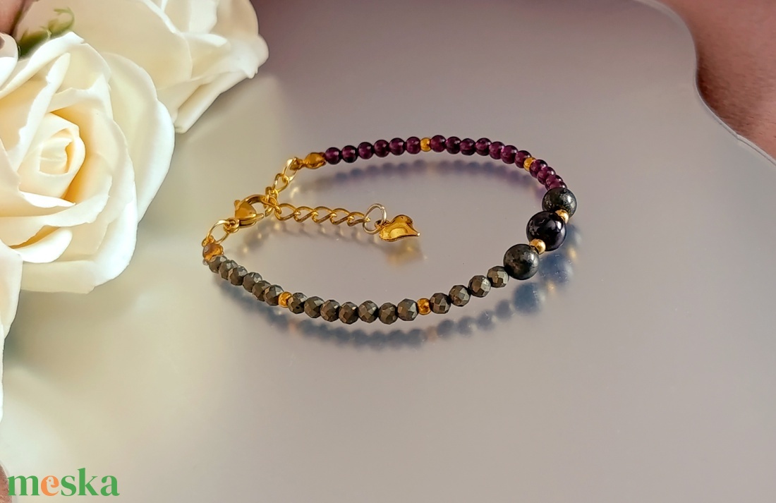 Gránát és pirit kapcsos ásványkarkötő a bőségért - ékszer - karkötő - ásványkarkötő - Meska.hu