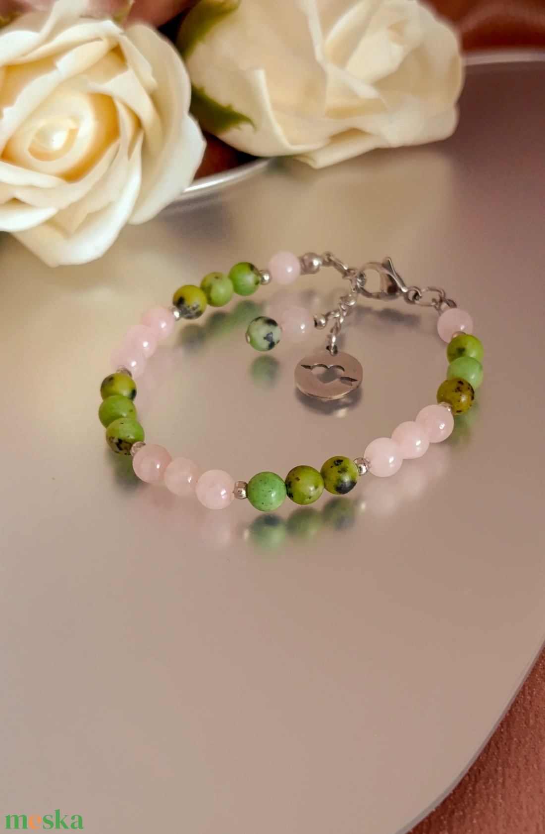 Krizopráz és rózsakvarc ásványkarkötő az érzelmi megújulásért - ékszer - karkötő - ásványkarkötő - Meska.hu