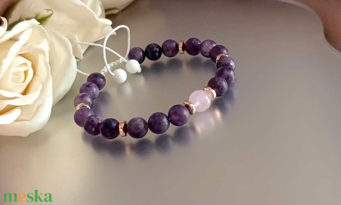 Lepidolit és levendula ametiszt állítható ásványkarkötő - ékszer - karkötő - ásványkarkötő - Meska.hu