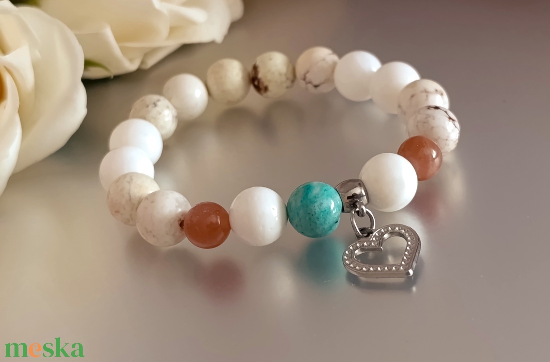 Belső egyensúly női ásványkarkötő citrom krizoprázzal, holdkővel, amazonittal és gyöngyházzal - ékszer - karkötő - ásványkarkötő - Meska.hu