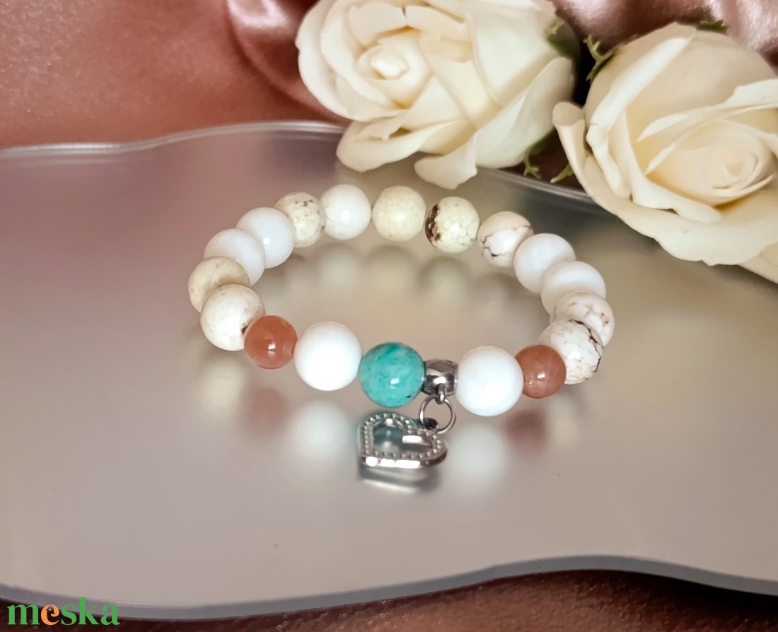 Belső egyensúly női ásványkarkötő citrom krizoprázzal, holdkővel, amazonittal és gyöngyházzal - ékszer - karkötő - ásványkarkötő - Meska.hu