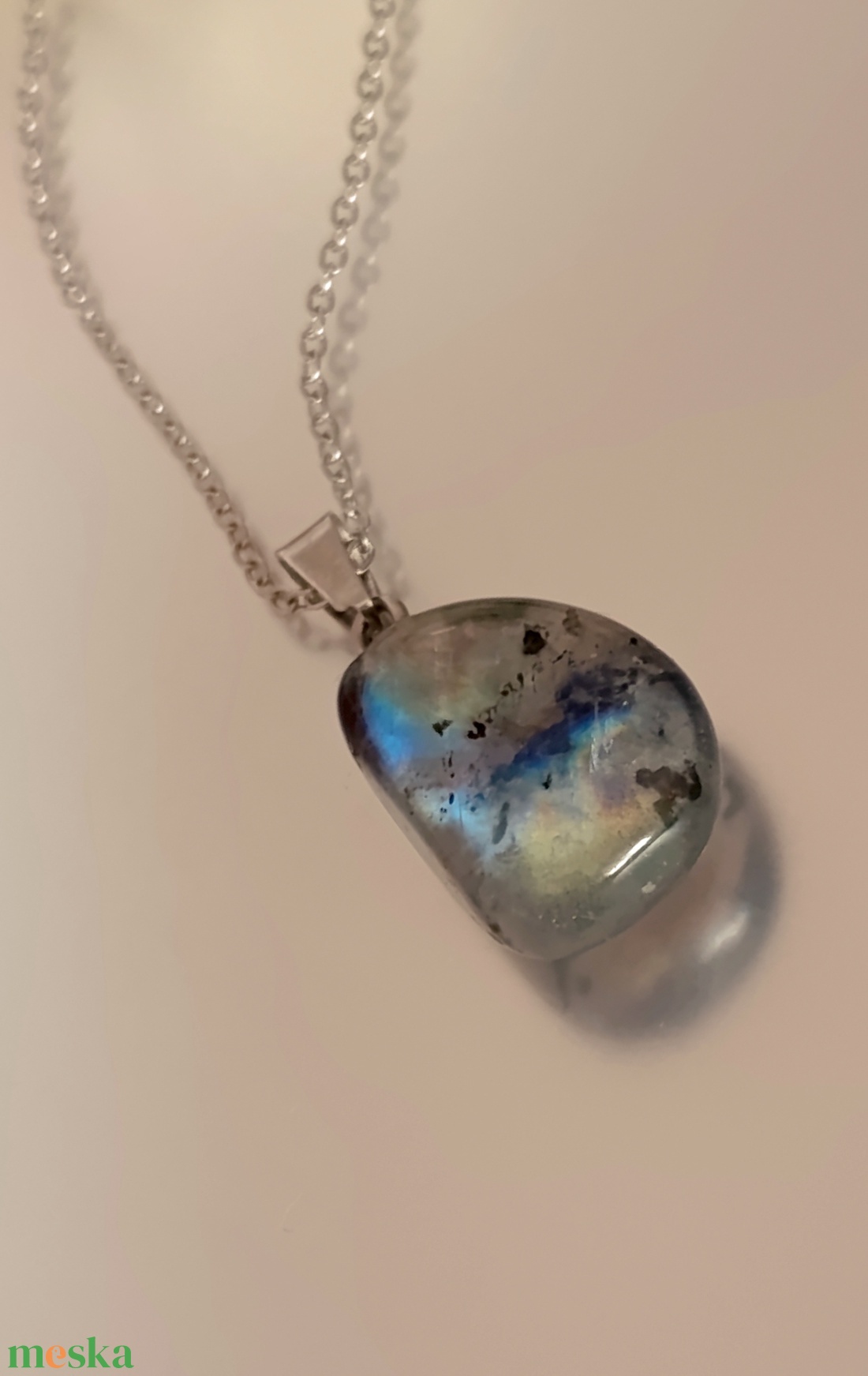 Labradorit medál nemesacél nyakláncon - ékszer - nyaklánc - medálos nyaklánc - Meska.hu
