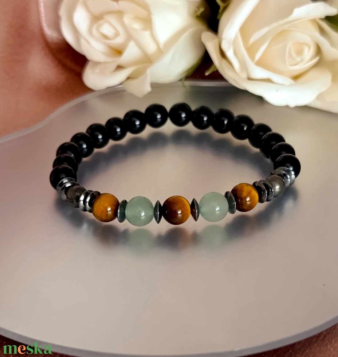 Bőségtudat férfi ásványkarkötő tigrisszemmel, aventurinnal, pirittel, hematittal és ónixszal - ékszer - karkötő - ásványkarkötő - Meska.hu