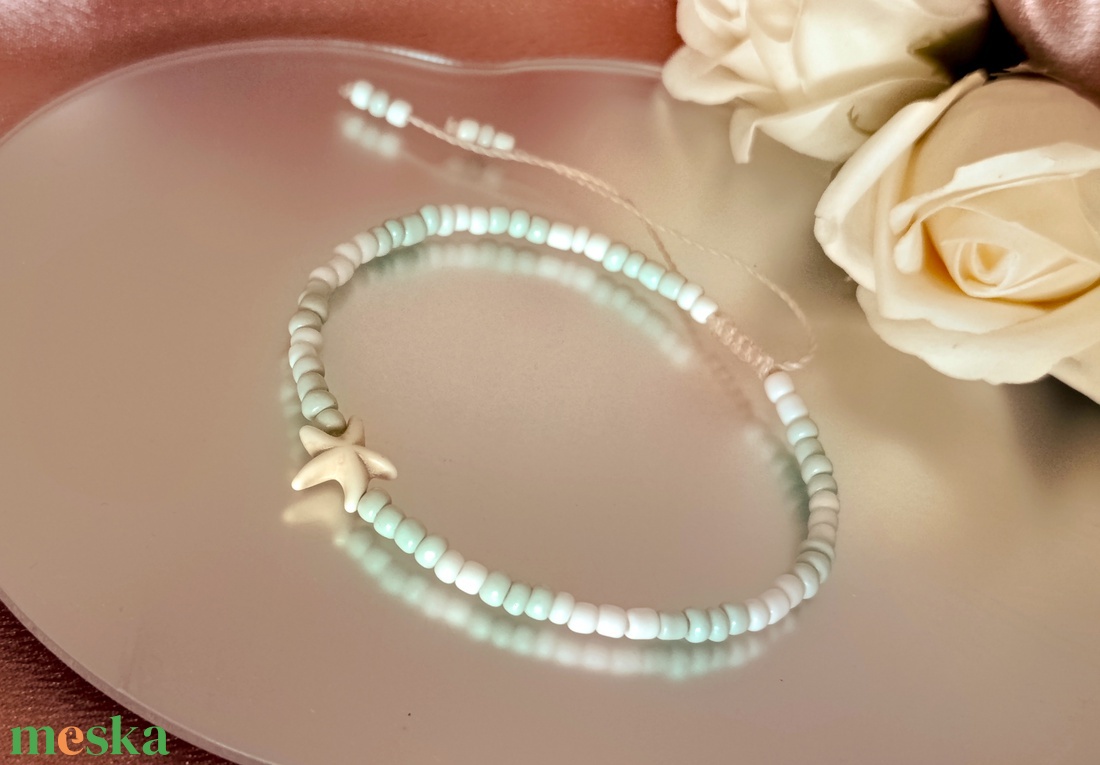 Állítható bokalánc aprócska gyöngyökkel és tengeri csillaggal  - ékszer - lábdísz és testékszer - bokalánc - Meska.hu