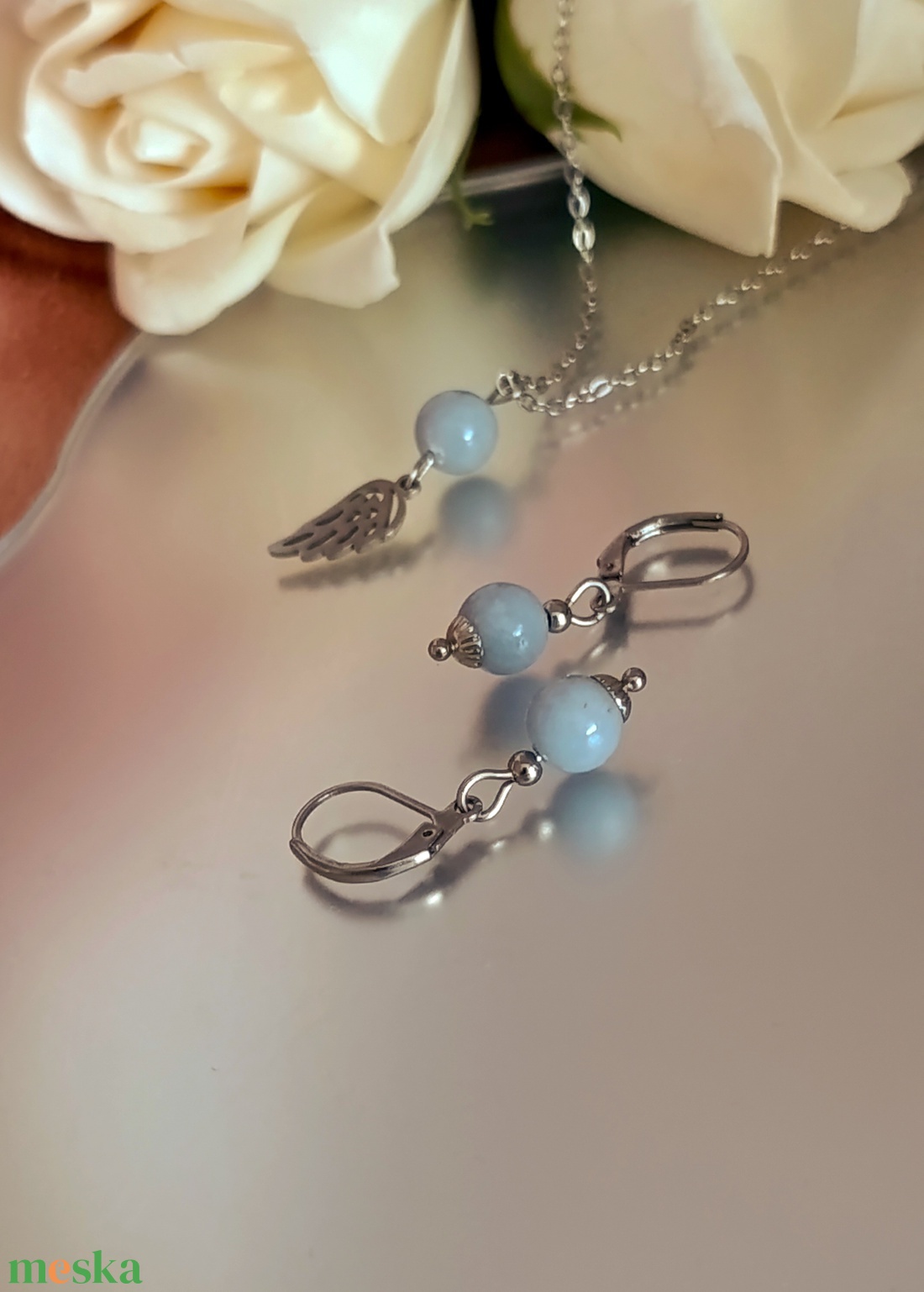 Nemesacél nyaklánc és fülbevaló szett angelittel és angyalszárnnyal - ékszer - ékszerszett - Meska.hu