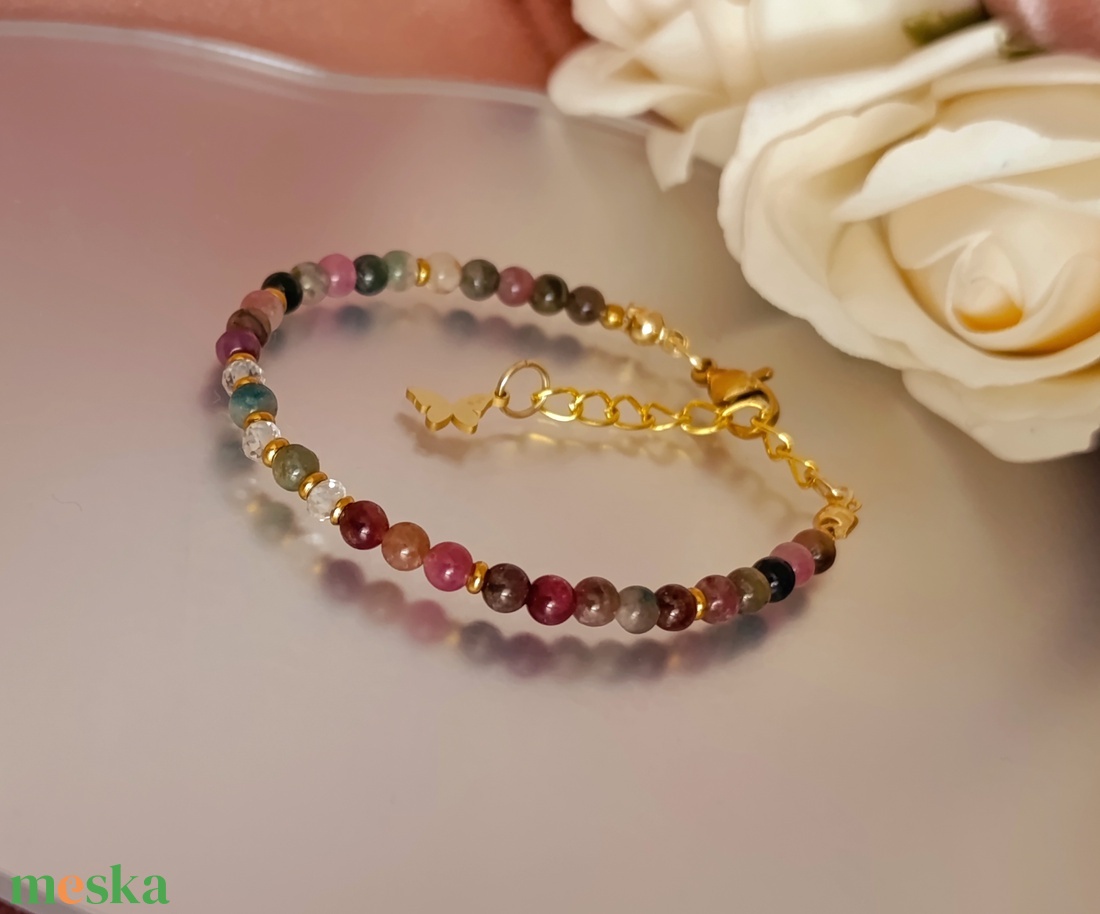 Harmónia - védelem - energiatisztítás � színes turmalin és hegyikristály karkötő pillangó medállal - ékszer - karkötő - ásványkarkötő - Meska.hu