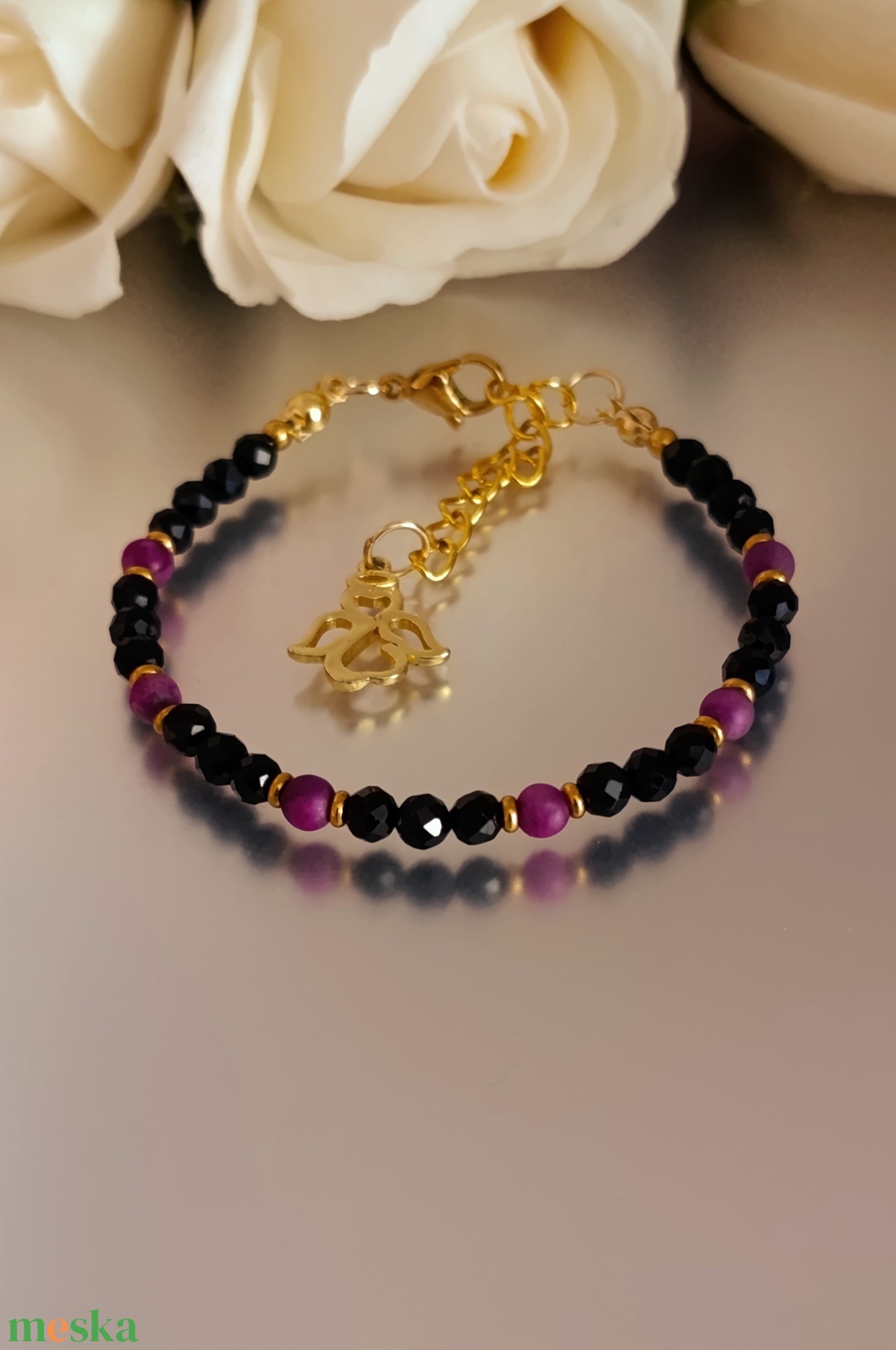 Védelem - lelki erő - átalakulás � fekete turmalin és csaroit karkötő angyal medállal - ékszer - karkötő - ásványkarkötő - Meska.hu