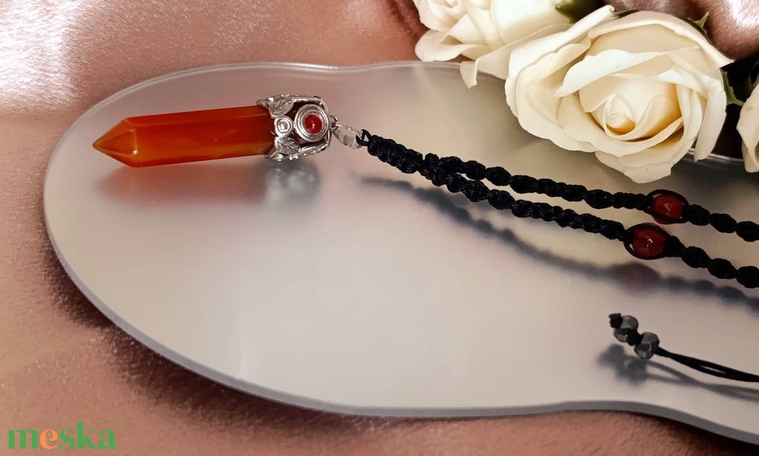 Karneol csúcsmedál nyaklánc - ékszer - nyaklánc - hosszú nyaklánc - Meska.hu
