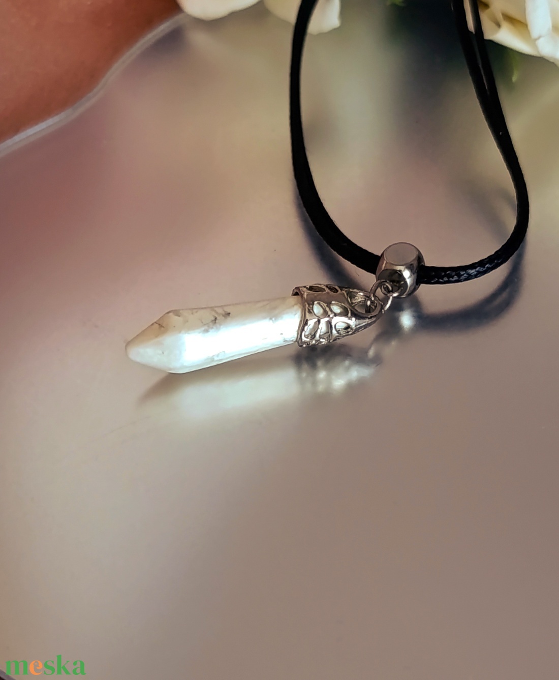 Nyugalom - tudatosság - lelki tisztaság � howlit csúcsmedál nyaklánc - ékszer - nyaklánc - medálos nyaklánc - Meska.hu