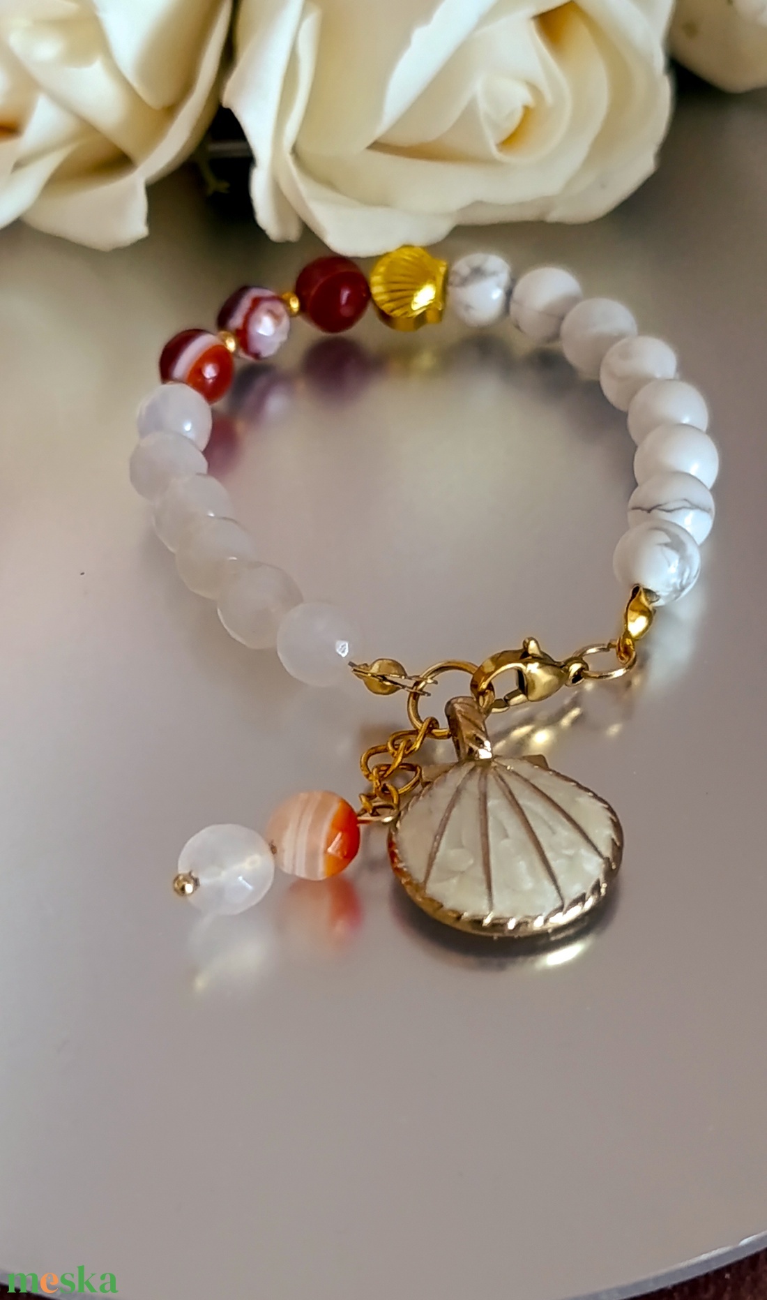 Nyári harmónia - vitalitás - nyugalom � achát és howlit karkötő kagyló medállal - ékszer - karkötő - ásványkarkötő - Meska.hu