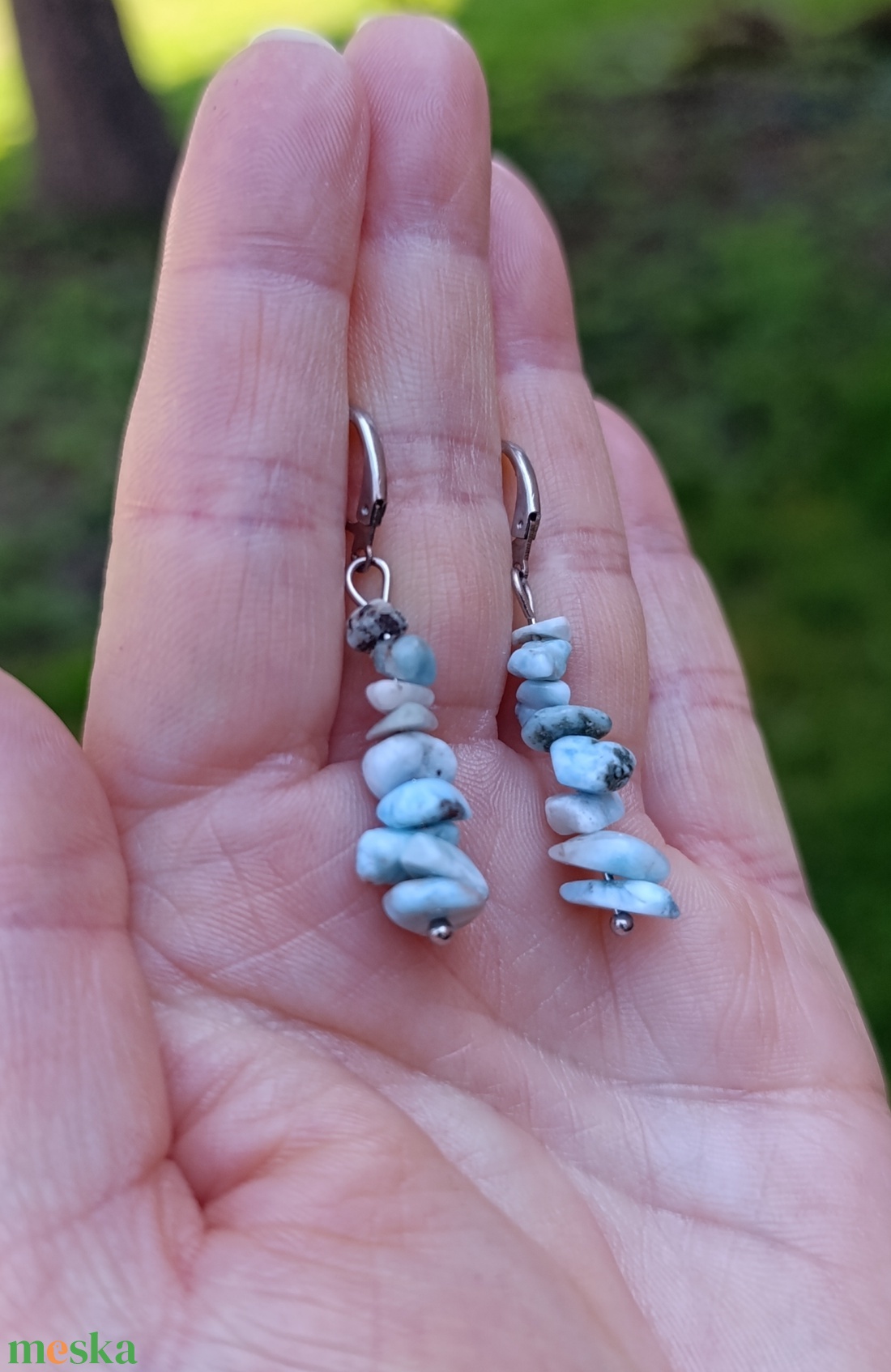 Larimár chips fülbevaló nemesacél biztonsági kapcson - ékszer - fülbevaló - lógó fülbevaló - Meska.hu