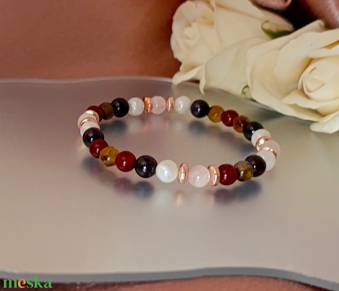 Női szervek ásványkarkötő karneollal, rózsakvarccal, gránáttal, tigrisszemmel és aura holdkővel - ékszer - karkötő - ásványkarkötő - Meska.hu