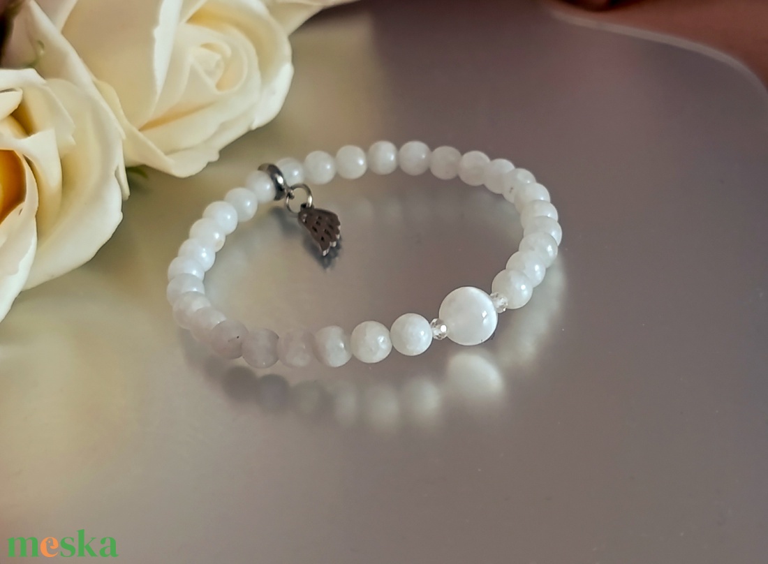 Túlgondolás ellen - nyugtató- angyali minőség celesztit, szelenit és hegyikristály ásványkarkötő - ékszer - karkötő - ásványkarkötő - Meska.hu