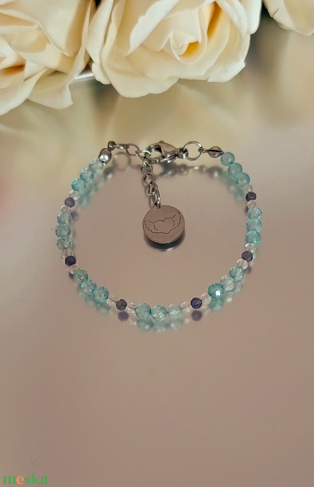 Kék topáz, tanzanit és hegyikristály ásványkarkötő szív medállal - ékszer - karkötő - ásványkarkötő - Meska.hu