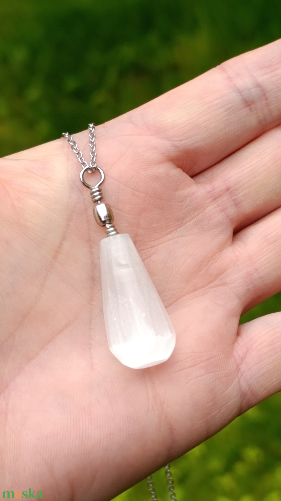 Csepp alakú szelenit medál nemesacél láncon - ékszer - nyaklánc - medálos nyaklánc - Meska.hu