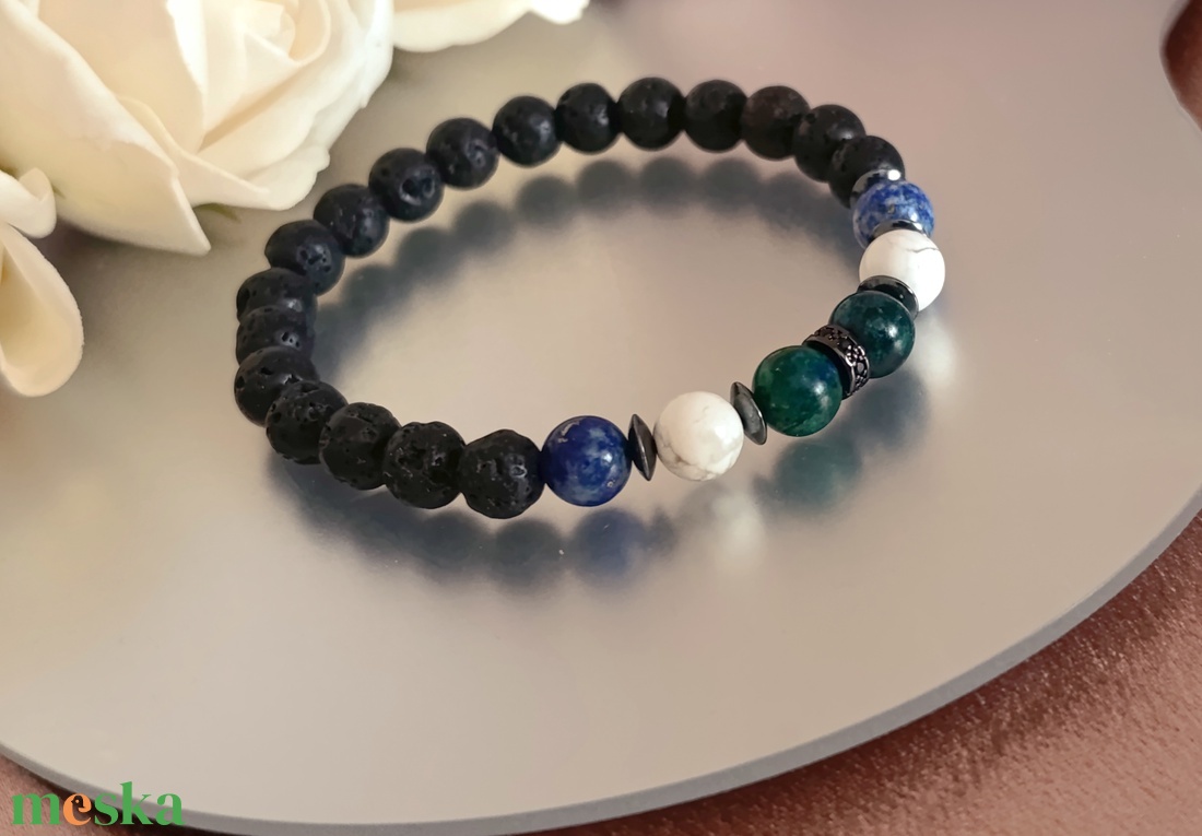 Azurit-malachit, lapis lazuli, howlit és lávakő karkötő hematit korongokkal - ékszer - karkötő - ásványkarkötő - Meska.hu