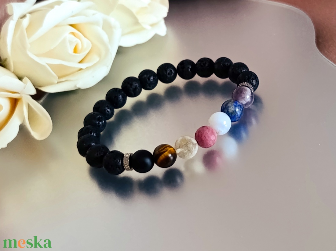 Női csakra karkötő lávakő alapon, aroma ékszer  - ékszer - karkötő - ásványkarkötő - Meska.hu