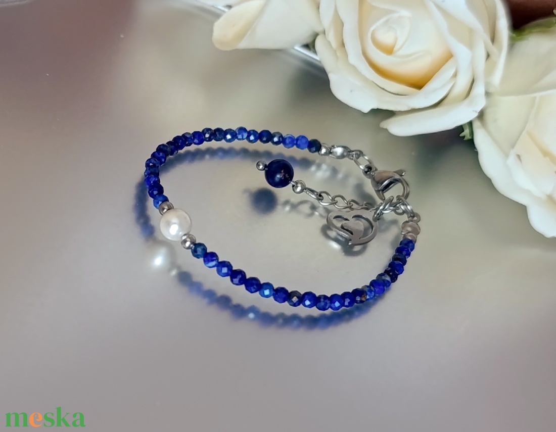 Harmónia - intuíció - tisztánlátás karkötő lapis lazulival és bevonatos kagylóhéj gyönggyel - ékszer - karkötő - ásványkarkötő - Meska.hu