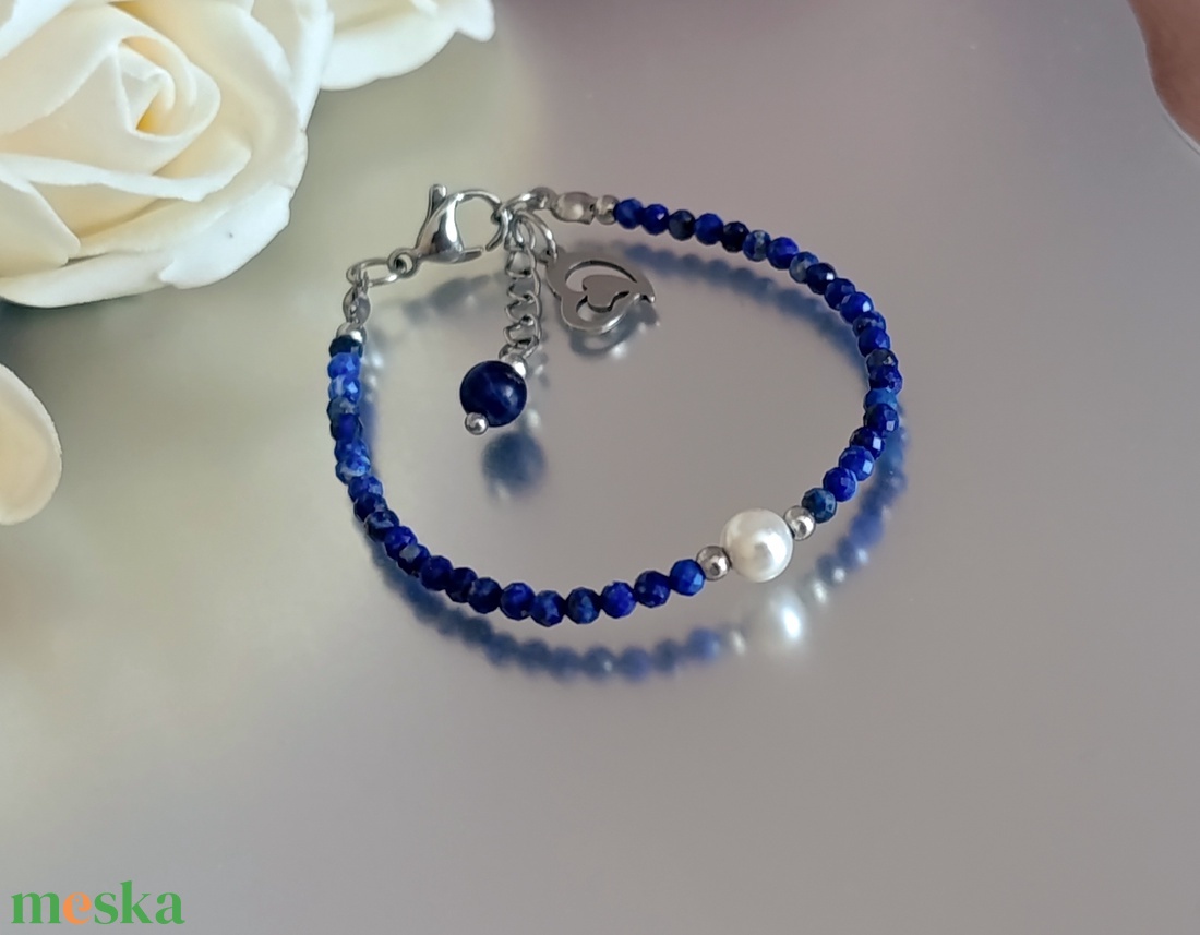 Harmónia - intuíció - tisztánlátás karkötő lapis lazulival és bevonatos kagylóhéj gyönggyel - ékszer - karkötő - ásványkarkötő - Meska.hu
