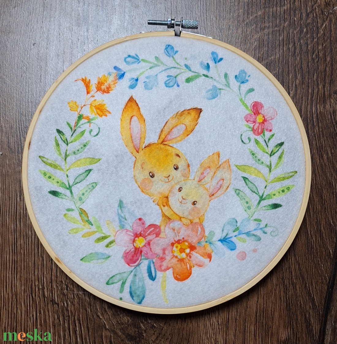 Húsvéti nyuszi mintás filc fali kép fali dísz hímzőkeretben - otthon & életmód - dekoráció - fali és függő dekoráció - falra akasztható dekor - Meska.hu