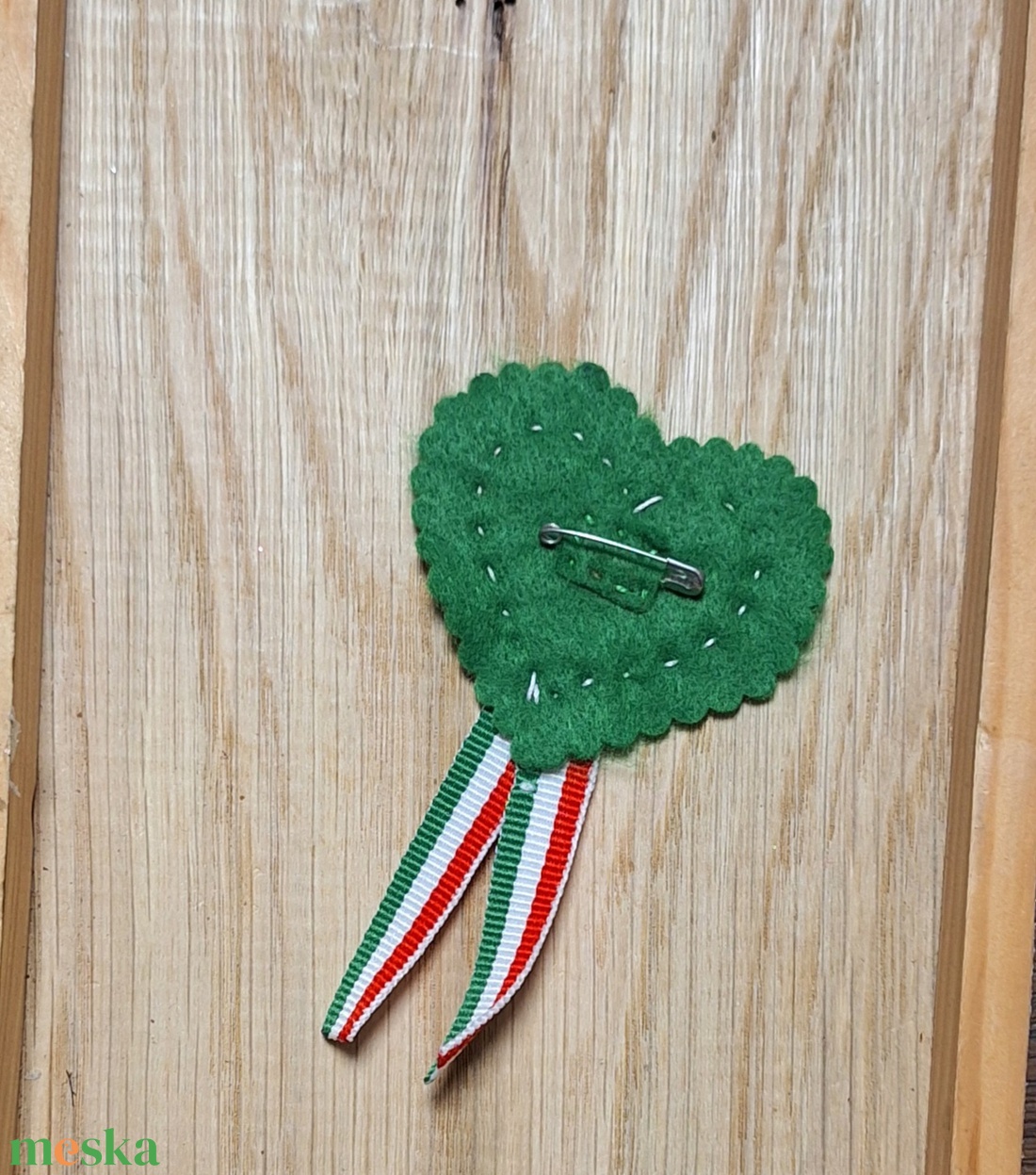 Filc kokárda - ékszer - kitűző és bross - Meska.hu