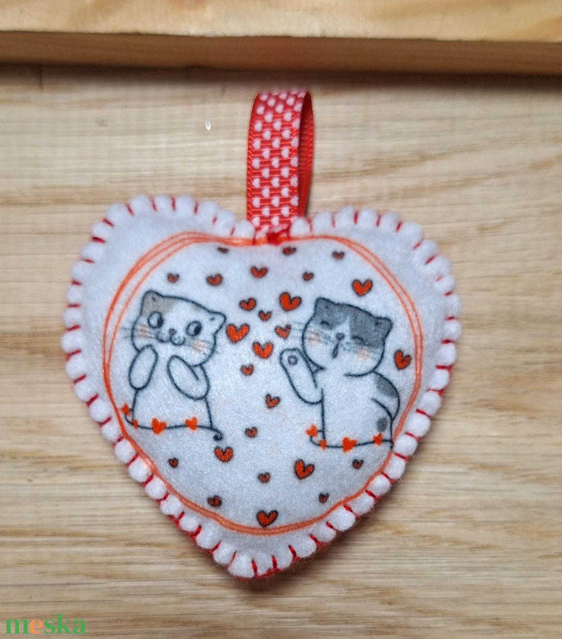 Filc szerelmes cicák kulcstartó , táskadísz, függődísz - táska & tok - kulcstartó & táskadísz - kulcstartó - Meska.hu