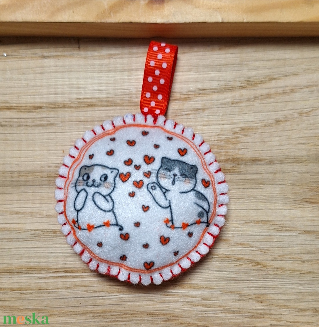 Filc szerelmes cicák kulcstartó , táskadísz, függődísz - táska & tok - kulcstartó & táskadísz - kulcstartó - Meska.hu