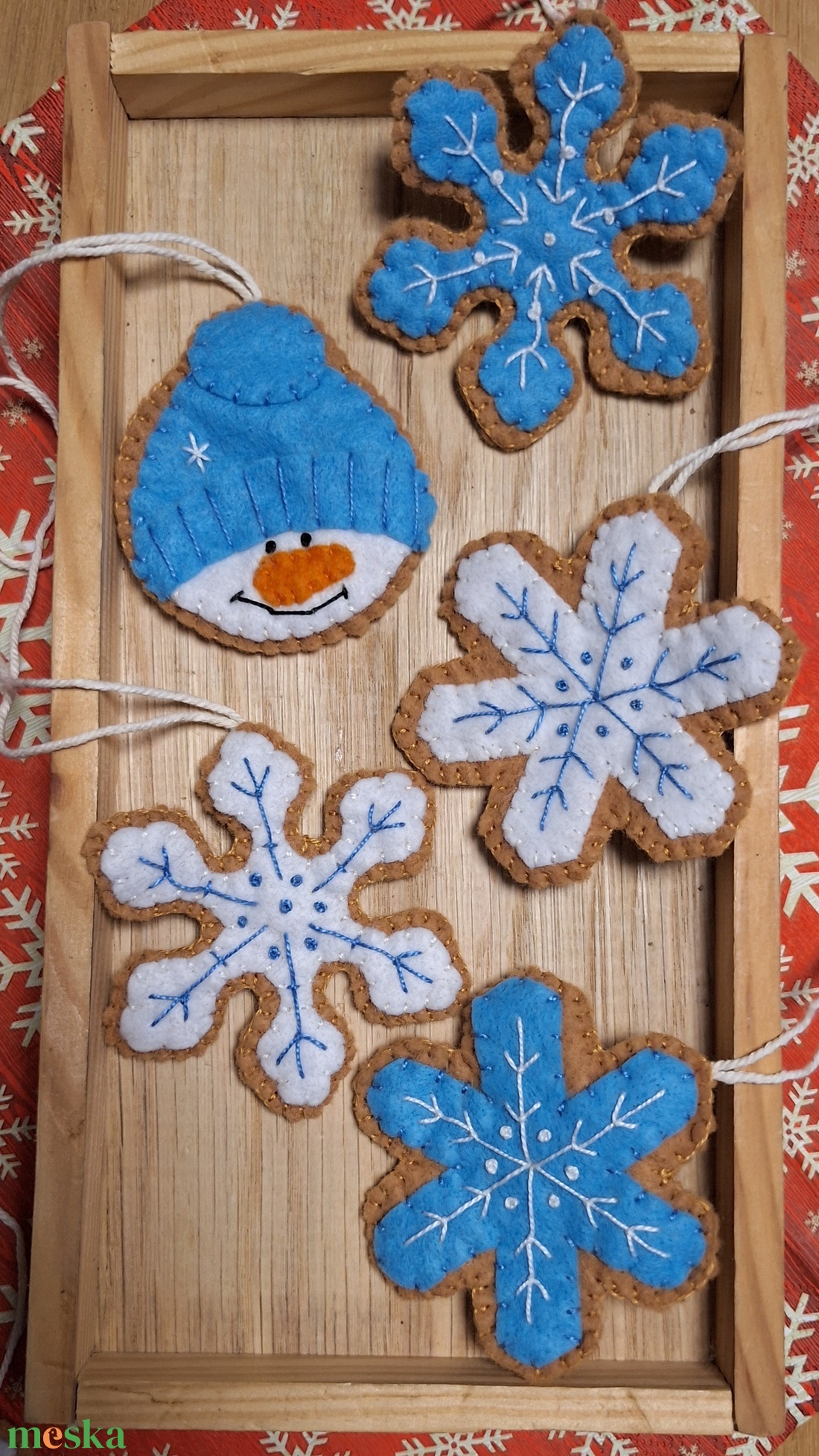 Filc karácsonyfa díszek, hímzett téli, karácsonyi, hópelyhek, hóember - karácsony - karácsonyi lakásdekoráció - karácsonyfadíszek - Meska.hu Filc karácsonyfa díszek, hímzett téli, karácsonyi, hópelyhek, hóember - karácsony - karácsonyi lakásdekoráció - karácsonyfadíszek - Meska.hu