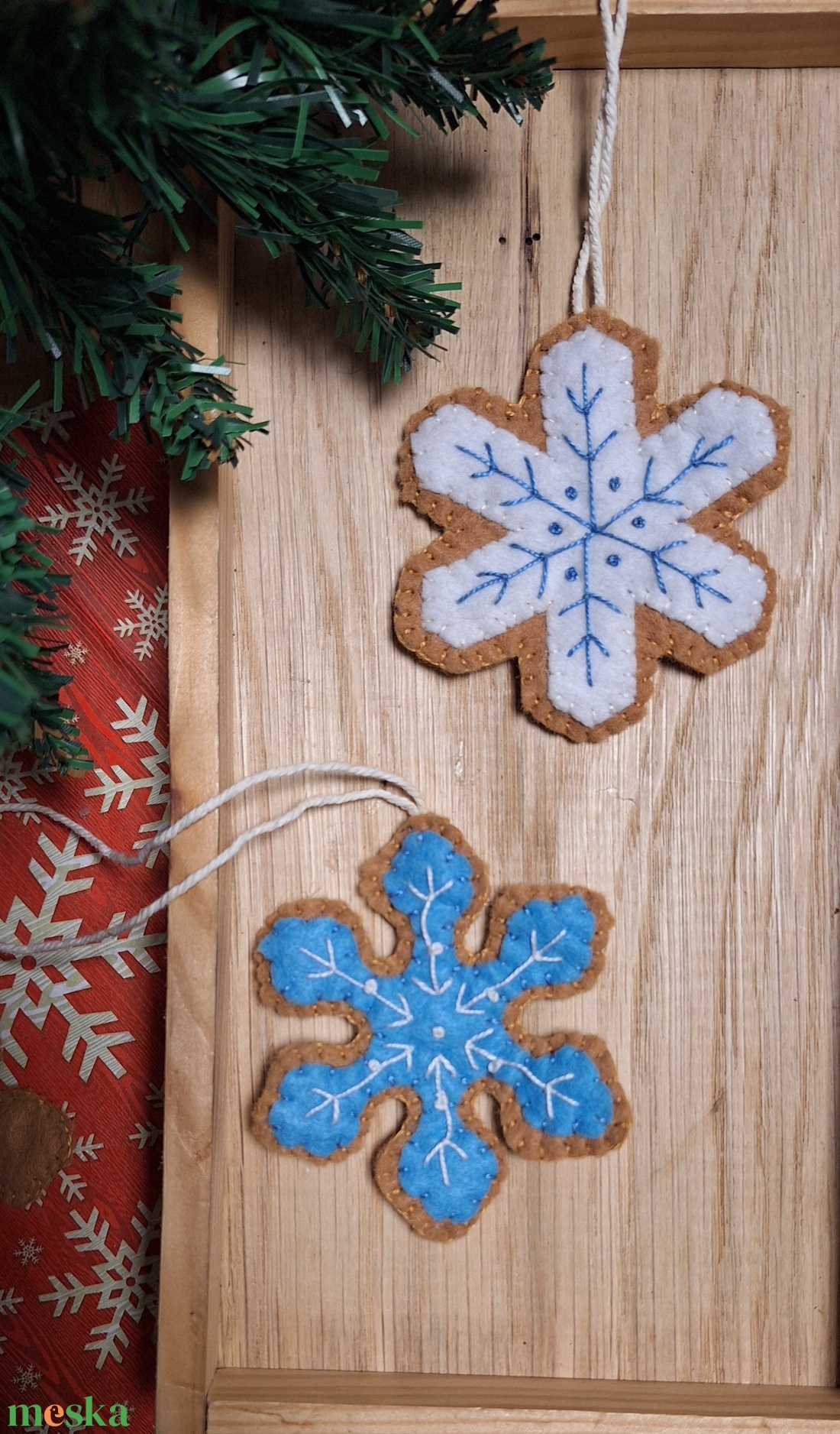 Filc karácsonyfa díszek, hímzett téli, karácsonyi, hópelyhek, hóember - karácsony - karácsonyi lakásdekoráció - karácsonyfadíszek - Meska.hu Filc karácsonyfa díszek, hímzett téli, karácsonyi, hópelyhek, hóember - karácsony - karácsonyi lakásdekoráció - karácsonyfadíszek - Meska.hu
