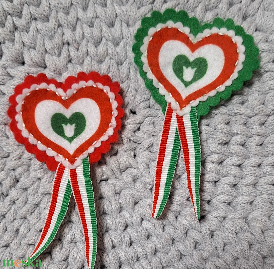 Filc kokárda - ékszer - kitűző és bross - Meska.hu