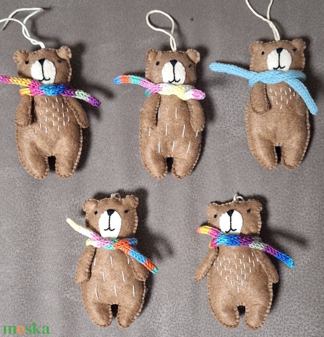 Valentin napi filc maci, macik - otthon & életmód - dekoráció - fali és függő dekoráció - függődísz - Meska.hu