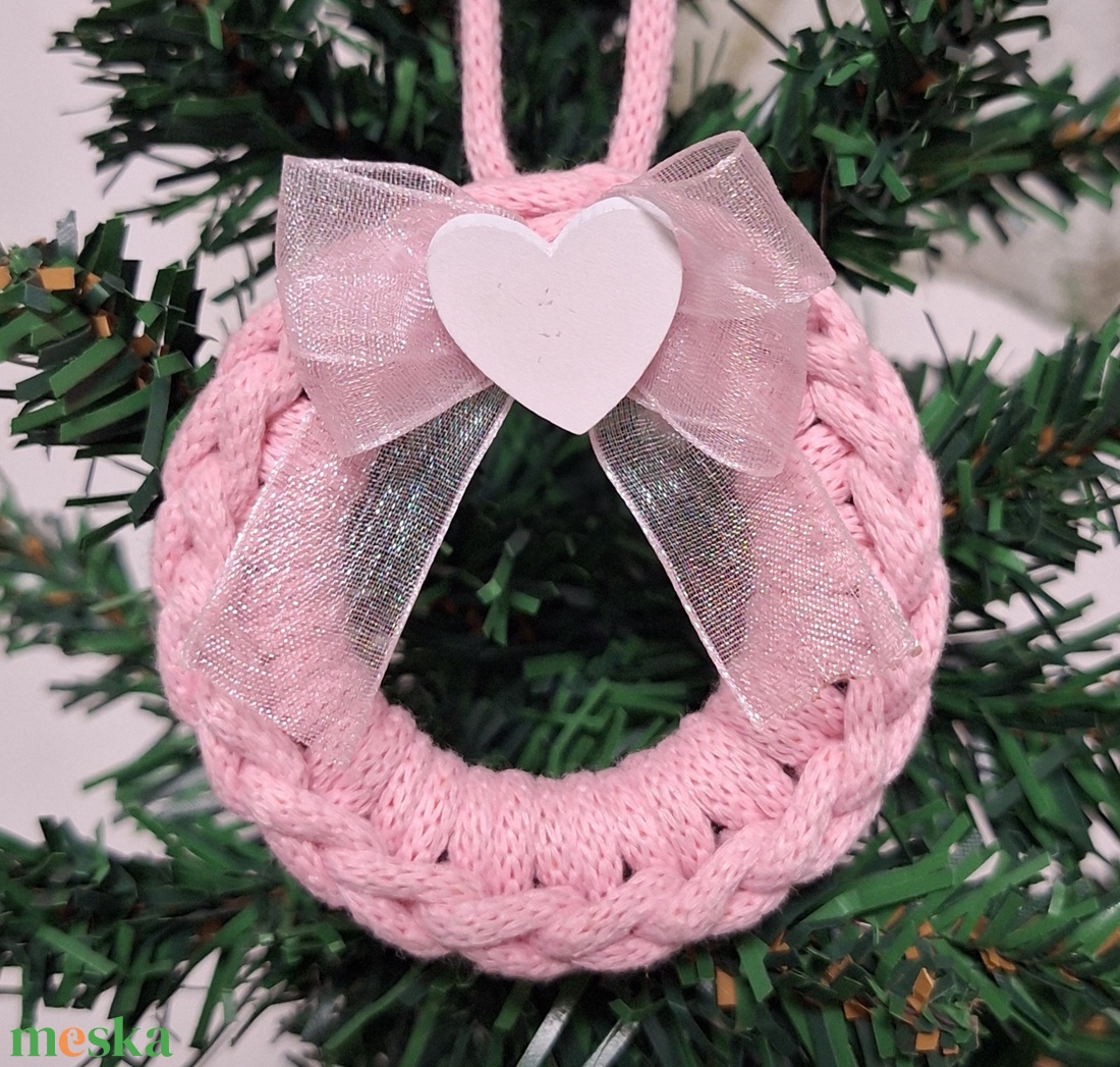 Horgolt karácsonyi  díszek  - karácsony - karácsonyi lakásdekoráció - karácsonyfadíszek - Meska.hu