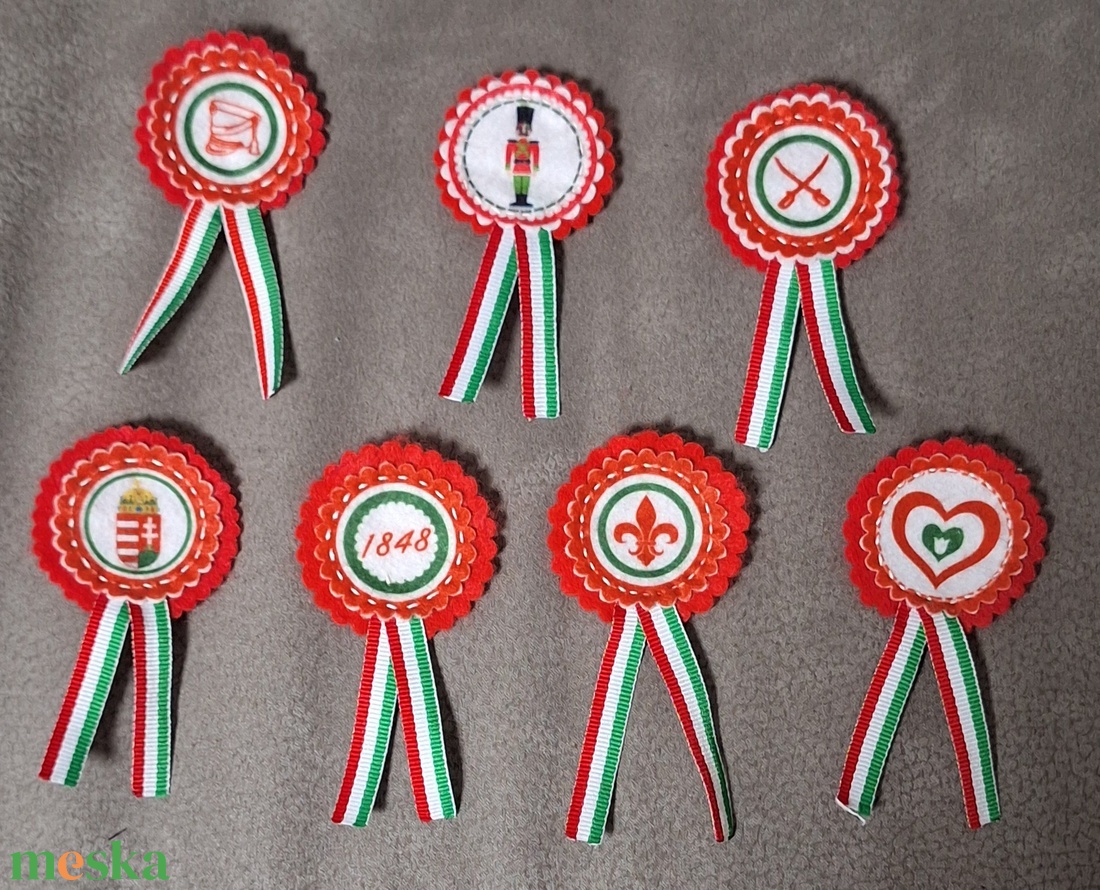 Filc kokárda, nemzetiszínű. - ékszer - kitűző és bross - Meska.hu